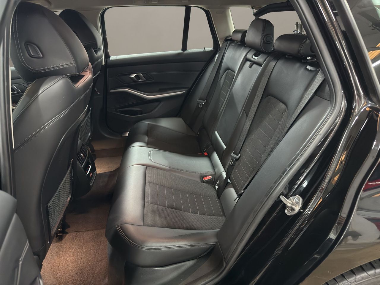 BMW Serie 3 330e xDrive Touring - Foto 2