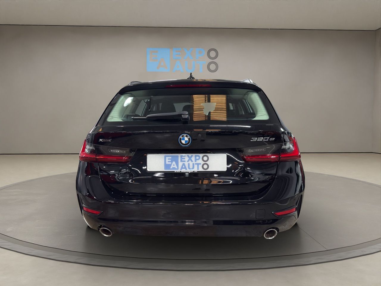 BMW Serie 3 330e xDrive Touring - Foto 2