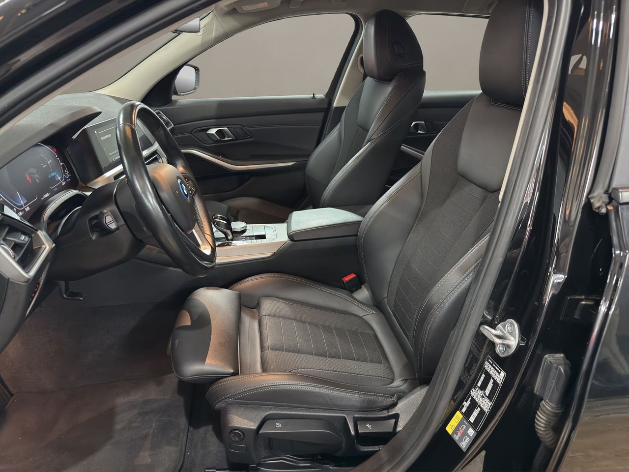 BMW Serie 3 330e xDrive Touring - Foto 2