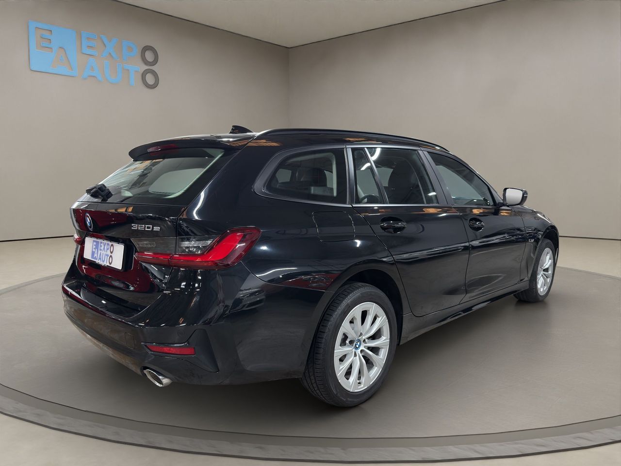 BMW Serie 3 330e xDrive Touring - Foto 2