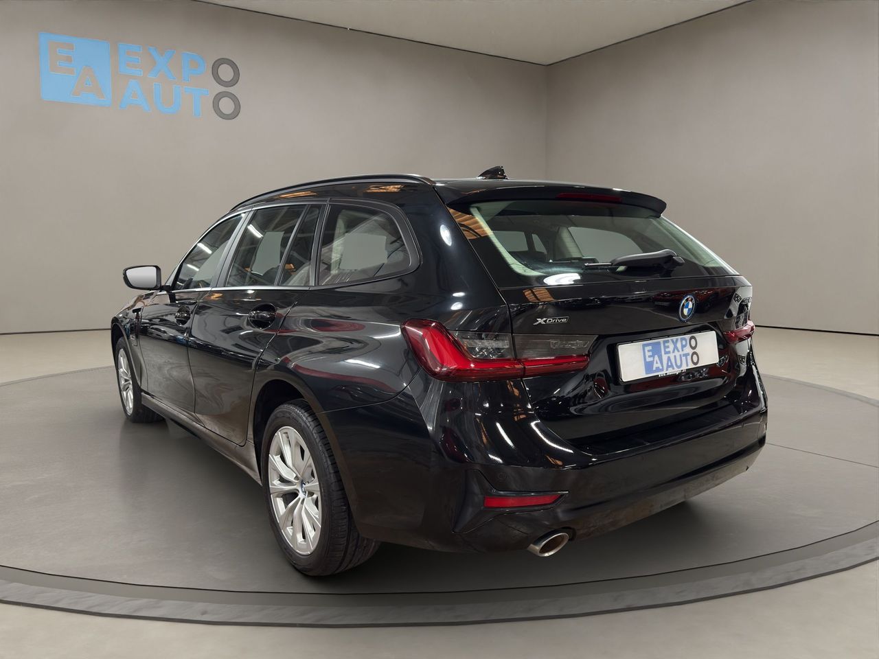 BMW Serie 3 330e xDrive Touring - Foto 2