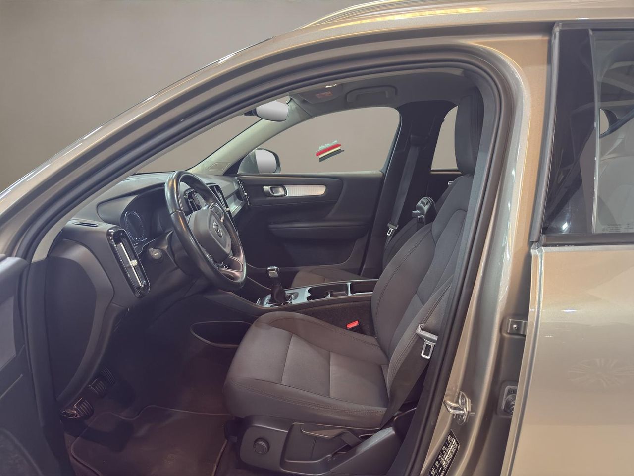 Volvo XC40 1.5 T2 Momentum Core - Foto 2