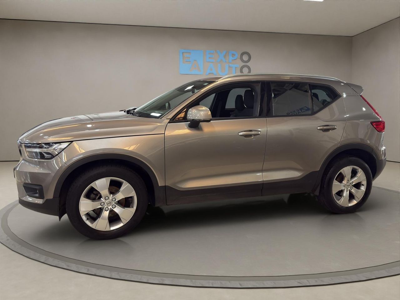 Volvo XC40 1.5 T2 Momentum Core - Foto 2
