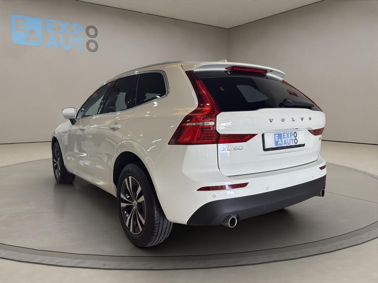 Volvo XC60 2.0 B4 D AWD Momentum Pro Auto - Foto 2
