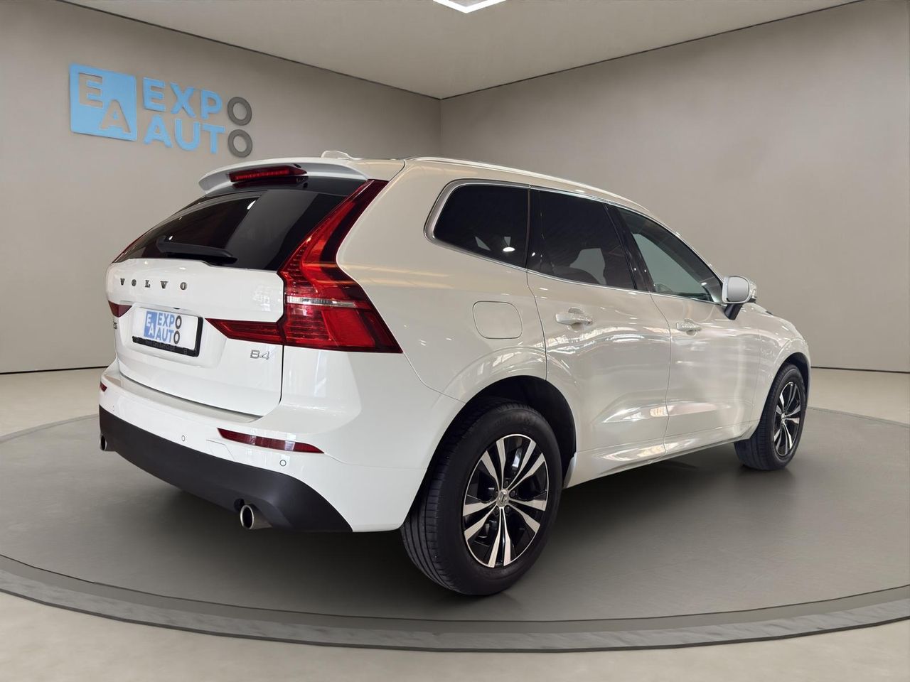 Volvo XC60 2.0 B4 D AWD Momentum Pro Auto - Foto 2
