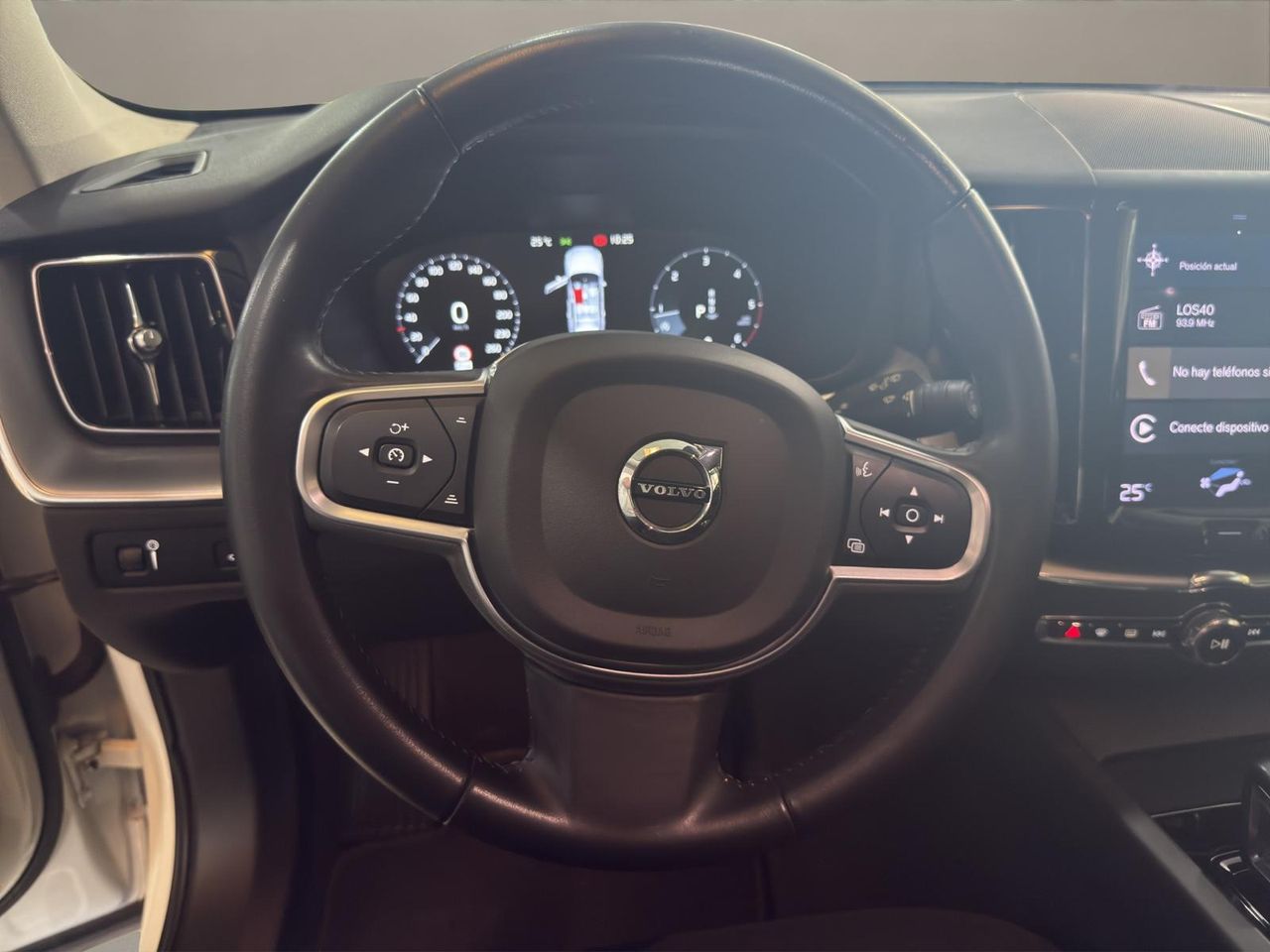 Volvo XC60 2.0 B4 D AWD Momentum Pro Auto - Foto 2