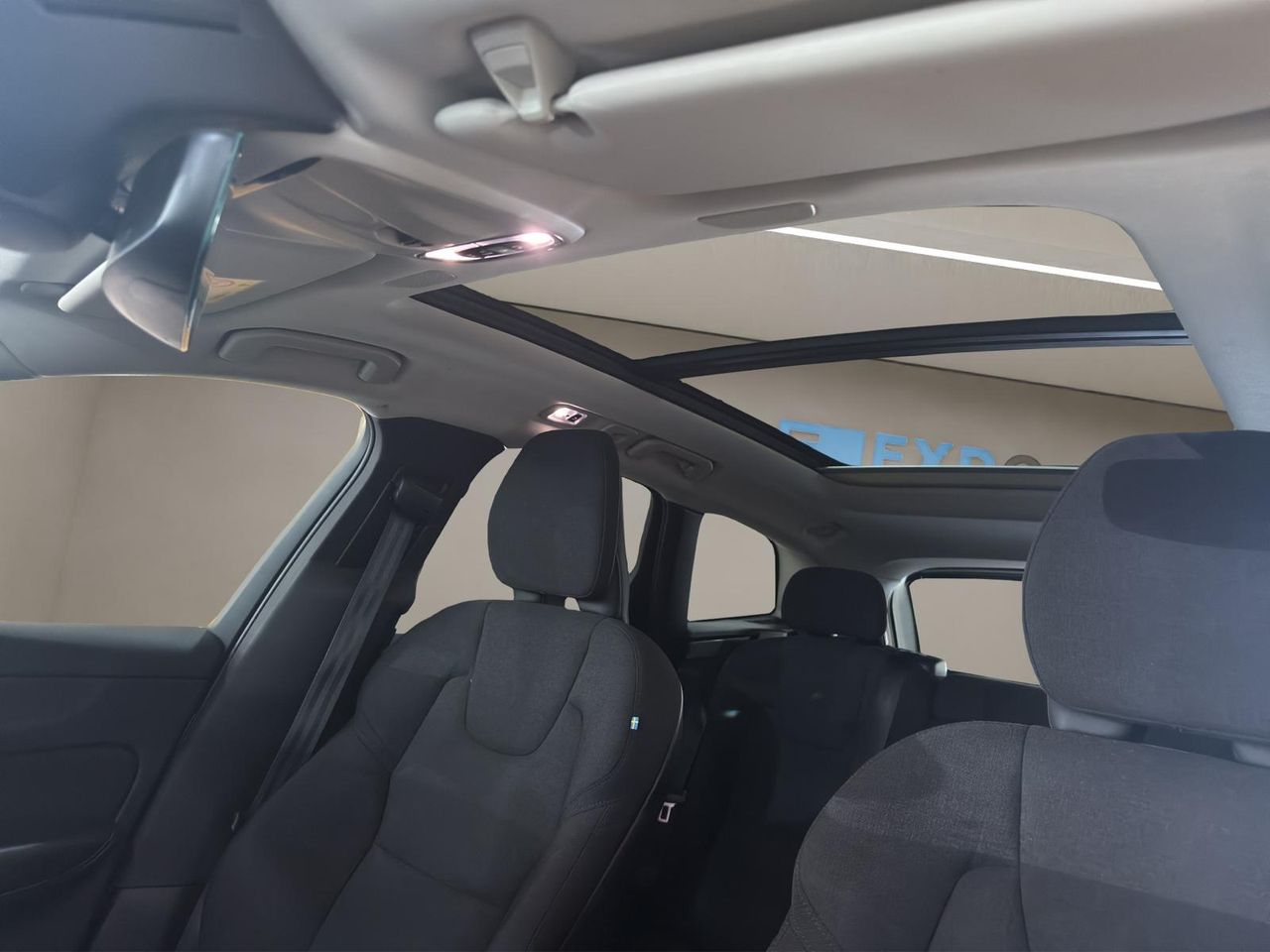 Volvo XC60 2.0 B4 D AWD Momentum Pro Auto - Foto 2