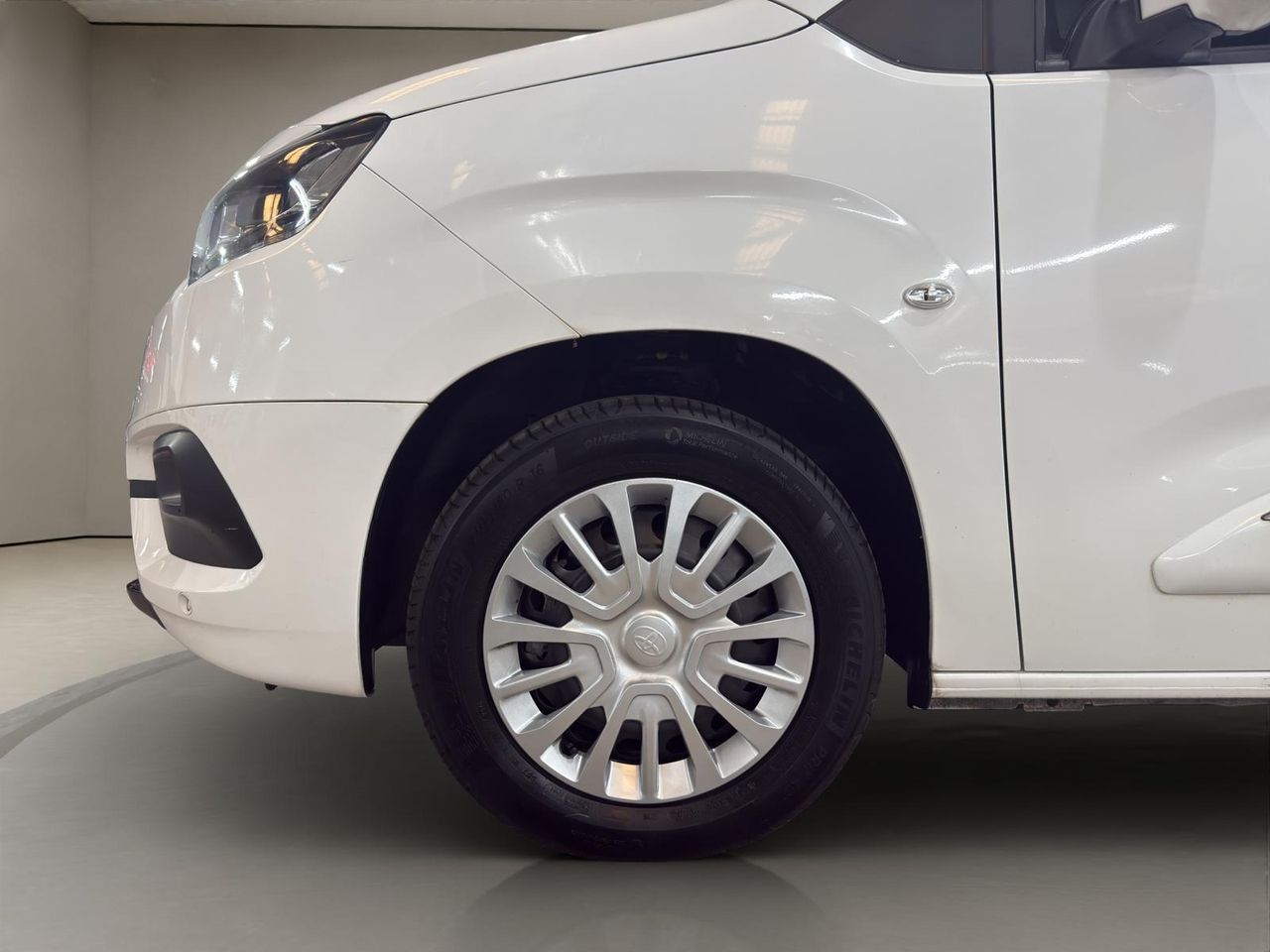 Toyota Proace City Verso 1.5D 96kW (130CV) Family Active L1 - Foto 2