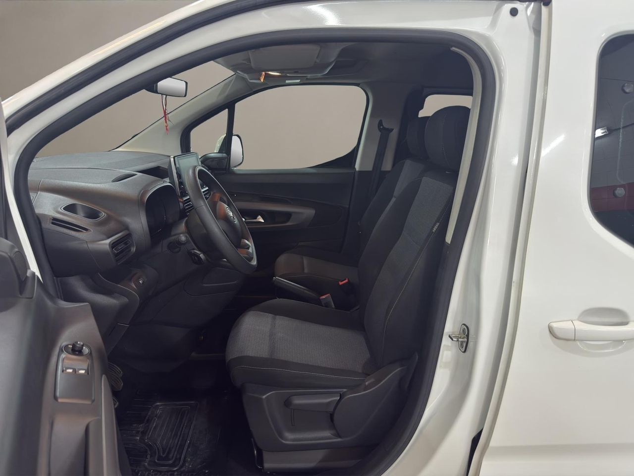 Toyota Proace City Verso 1.5D 96kW (130CV) Family Active L1 - Foto 2