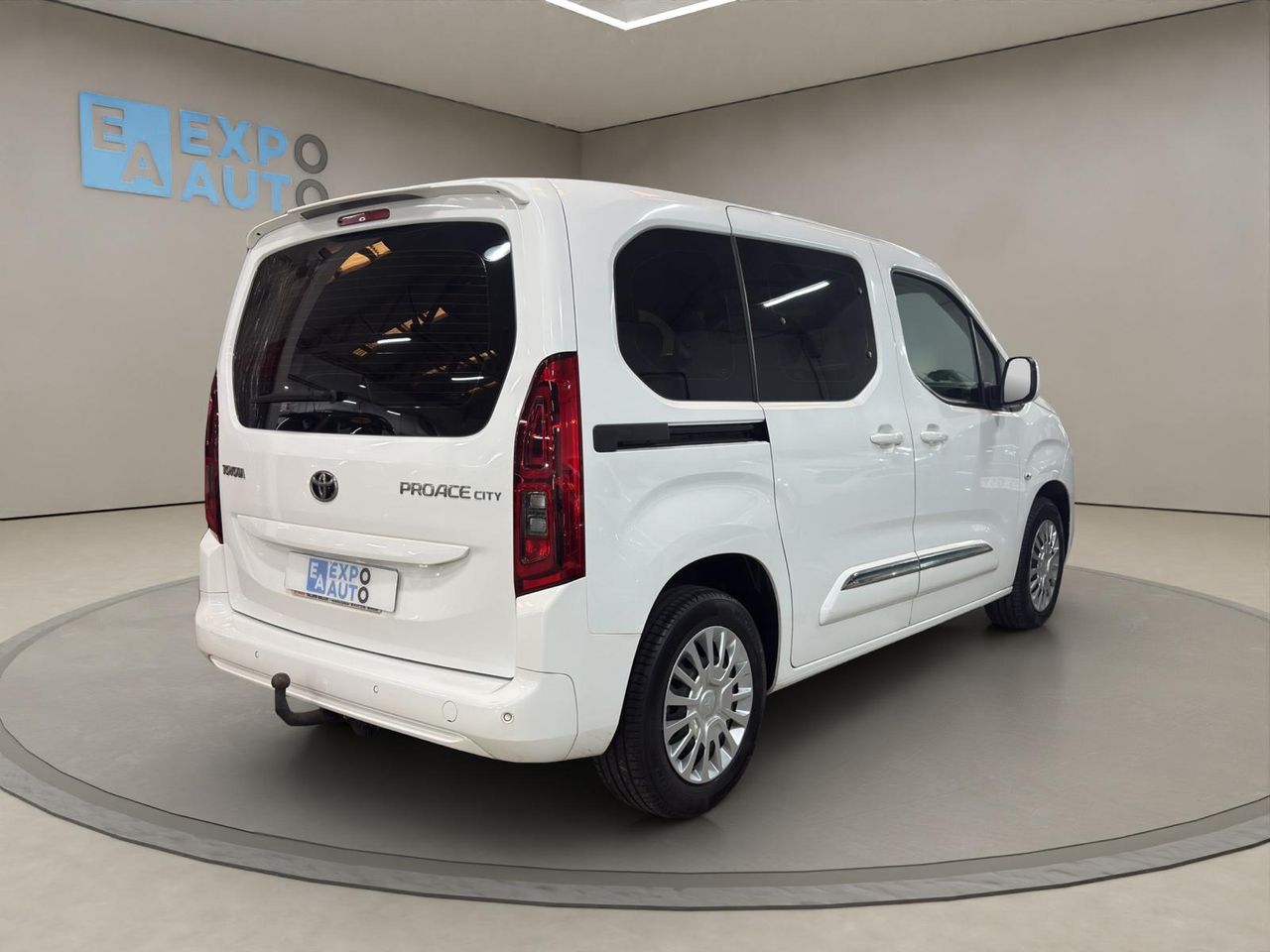 Toyota Proace City Verso 1.5D 96kW (130CV) Family Active L1 - Foto 2