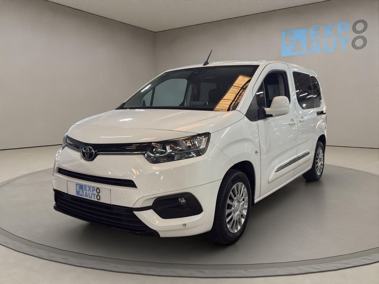 Toyota Proace City Verso 1.5D 96kW (130CV) Family Active L1 - Foto 2