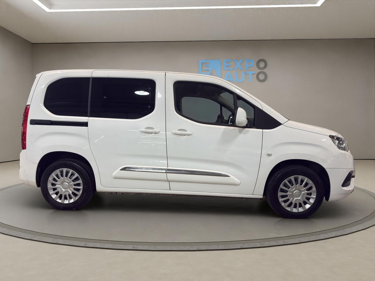 Toyota Proace City Verso 1.5D 96kW (130CV) Family Active L1 - Foto 2