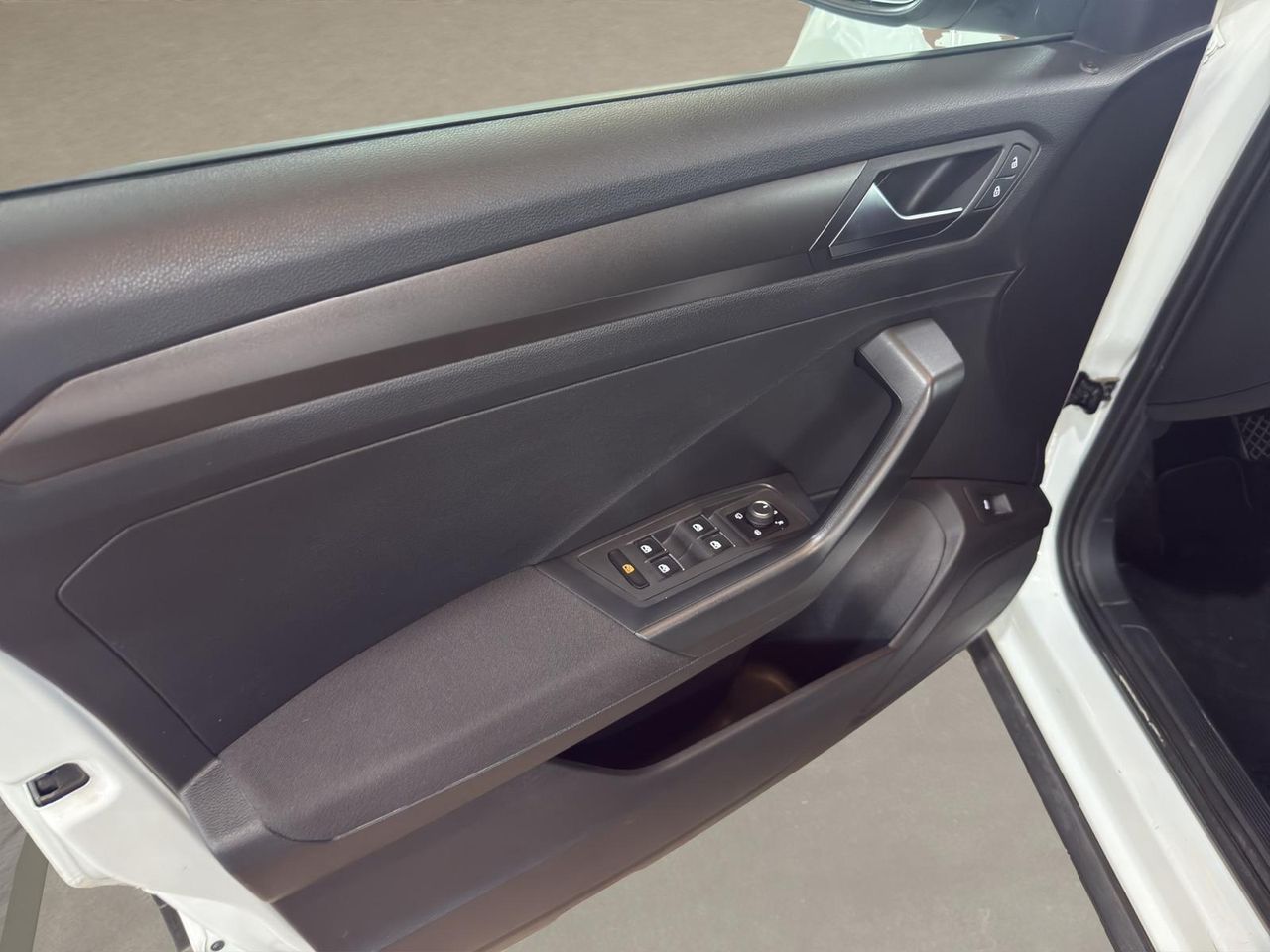 Volkswagen T-Roc Advance 1.0 TSI 85kW (115CV) - Foto 2