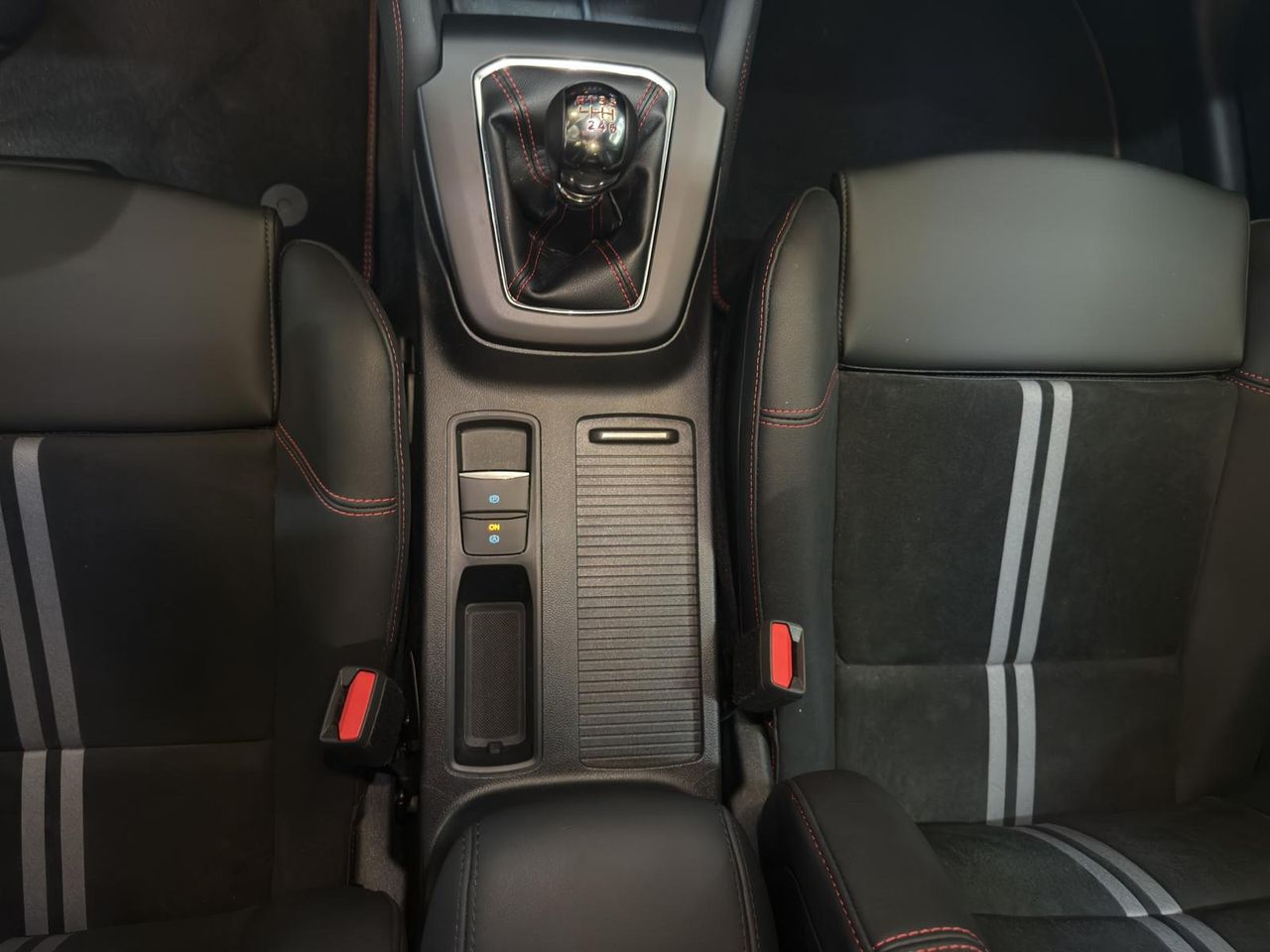 Ford Focus ST 2.3 Ecoboost 206kW (280CV) SB - Foto 2