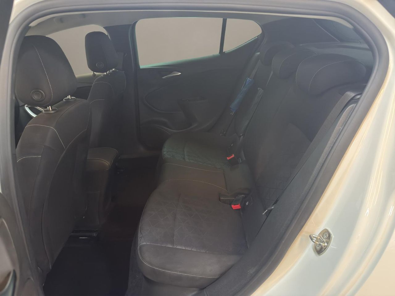 Opel Astra 1.0 Turbo S/S 120 Aniversario - Foto 2