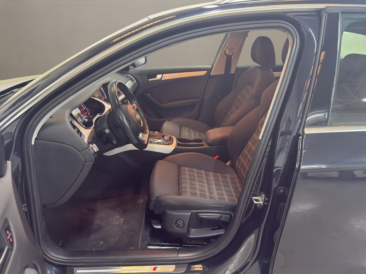 Audi A4 Avant 2.0 TDI 150 multitr S line edition - Foto 2