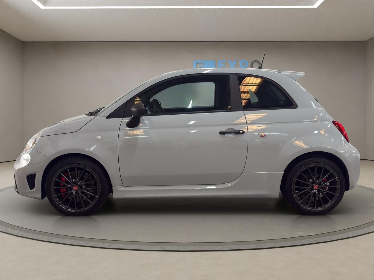 Abarth 500 695 1.4 16v T-Jet 132kW (180 CV) - Foto 2