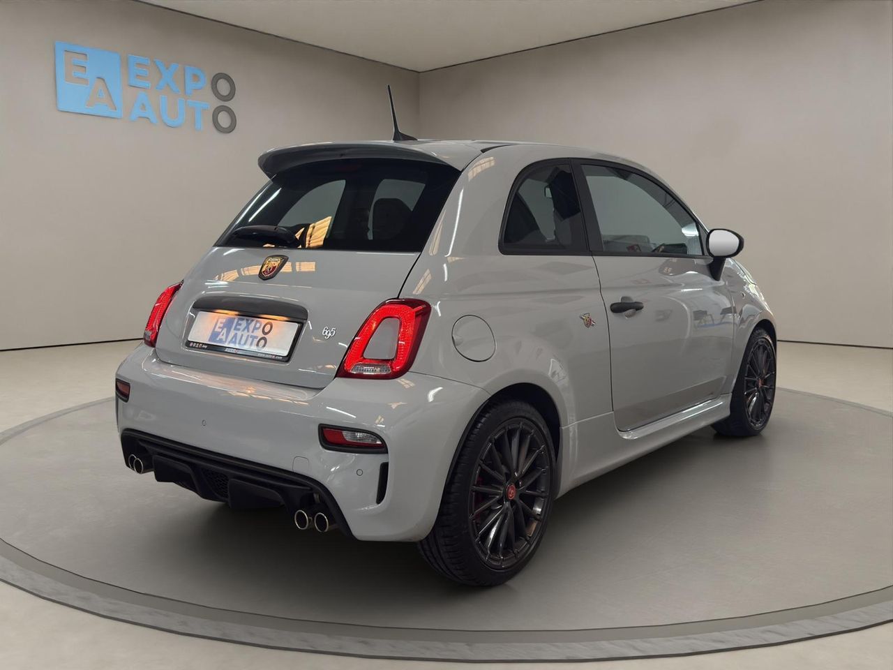 Abarth 500 695 1.4 16v T-Jet 132kW (180 CV) - Foto 2