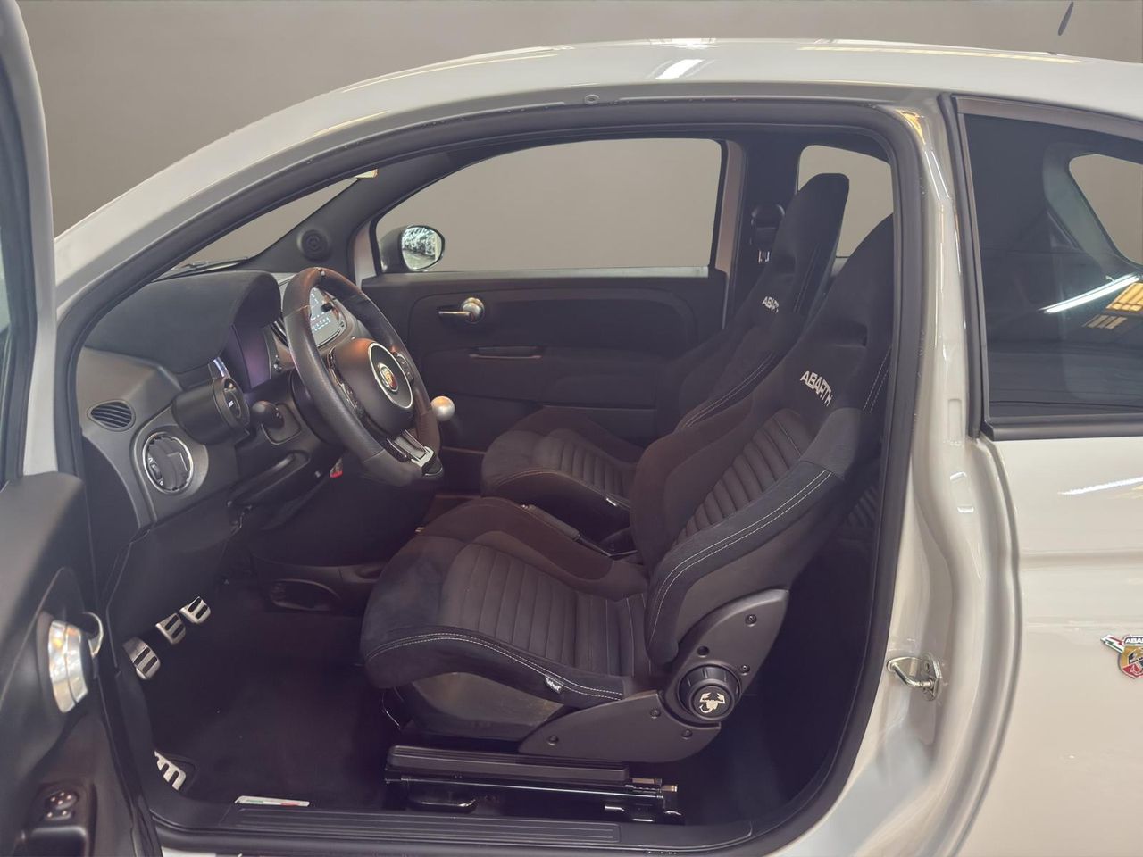 Abarth 500 695 1.4 16v T-Jet 132kW (180 CV) - Foto 2