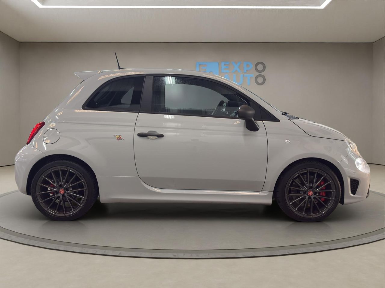 Abarth 500 695 1.4 16v T-Jet 132kW (180 CV) - Foto 2