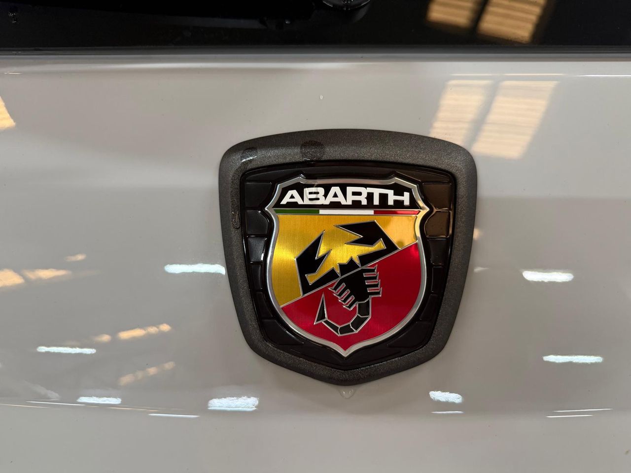 Abarth 500 695 1.4 16v T-Jet 132kW (180 CV) - Foto 2