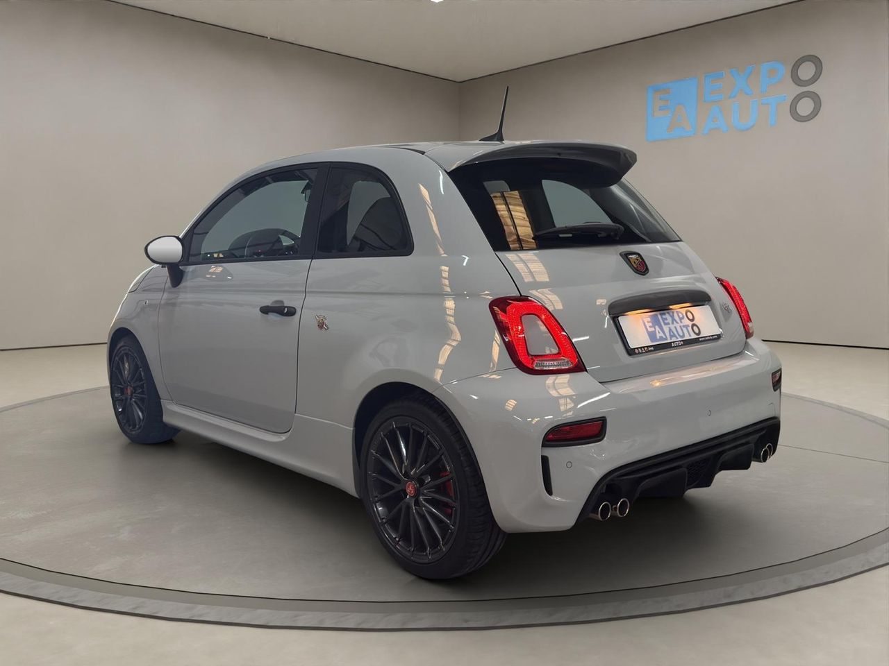 Abarth 500 695 1.4 16v T-Jet 132kW (180 CV) - Foto 2