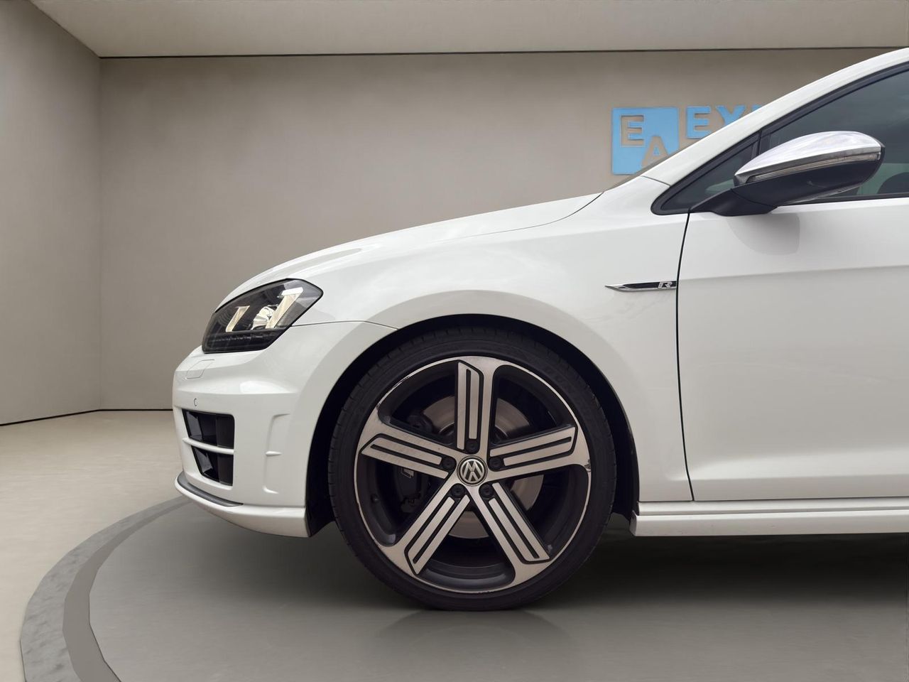 Volkswagen Golf R 2.0 TSI 300CV BMT 4Motion DSG - Foto 2