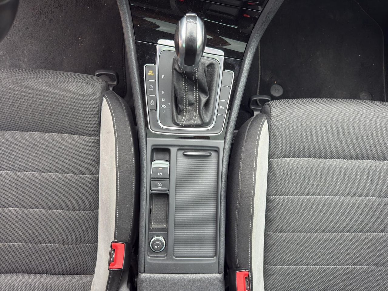 Volkswagen Golf R 2.0 TSI 300CV BMT 4Motion DSG - Foto 2
