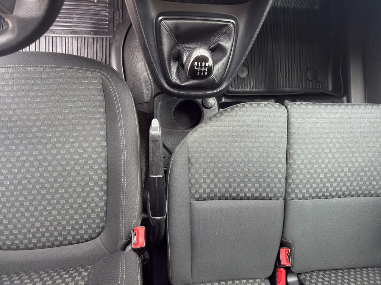 Ford Transit Connect Kombi 1.5 TDCi 100cv Ambient 220 L1 (M1) - Foto 2