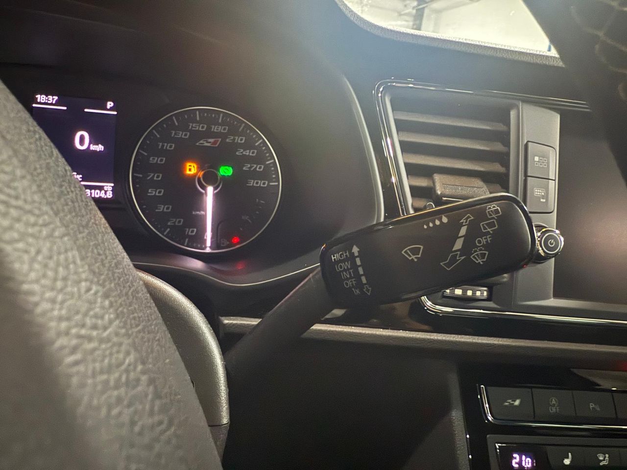 Seat Leon 2.0 TSI 221kW (300CV) DSG-6 St&Sp CUPRA - Foto 2