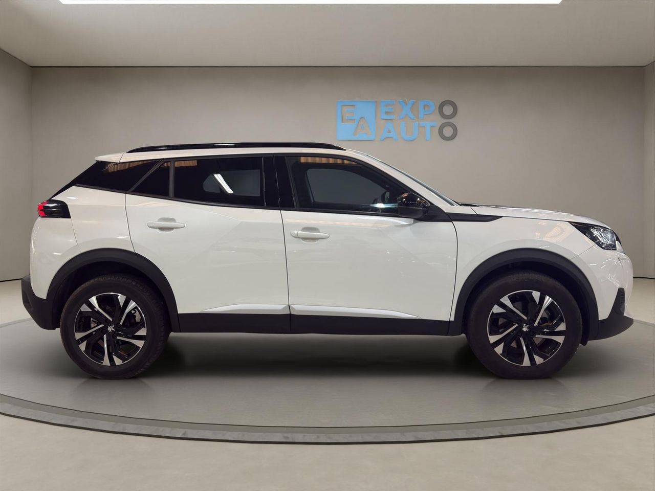 Peugeot 2008 Allure Pack BlueHDI 130 S&S EAT8 - Foto 2