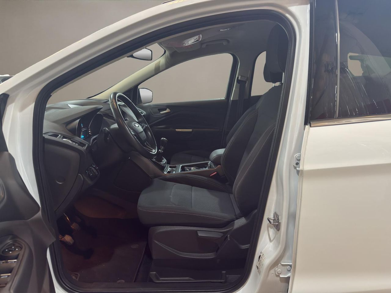 Ford Kuga 1.5 EcoBoost 88kW 4x2 ST-Line - Foto 2