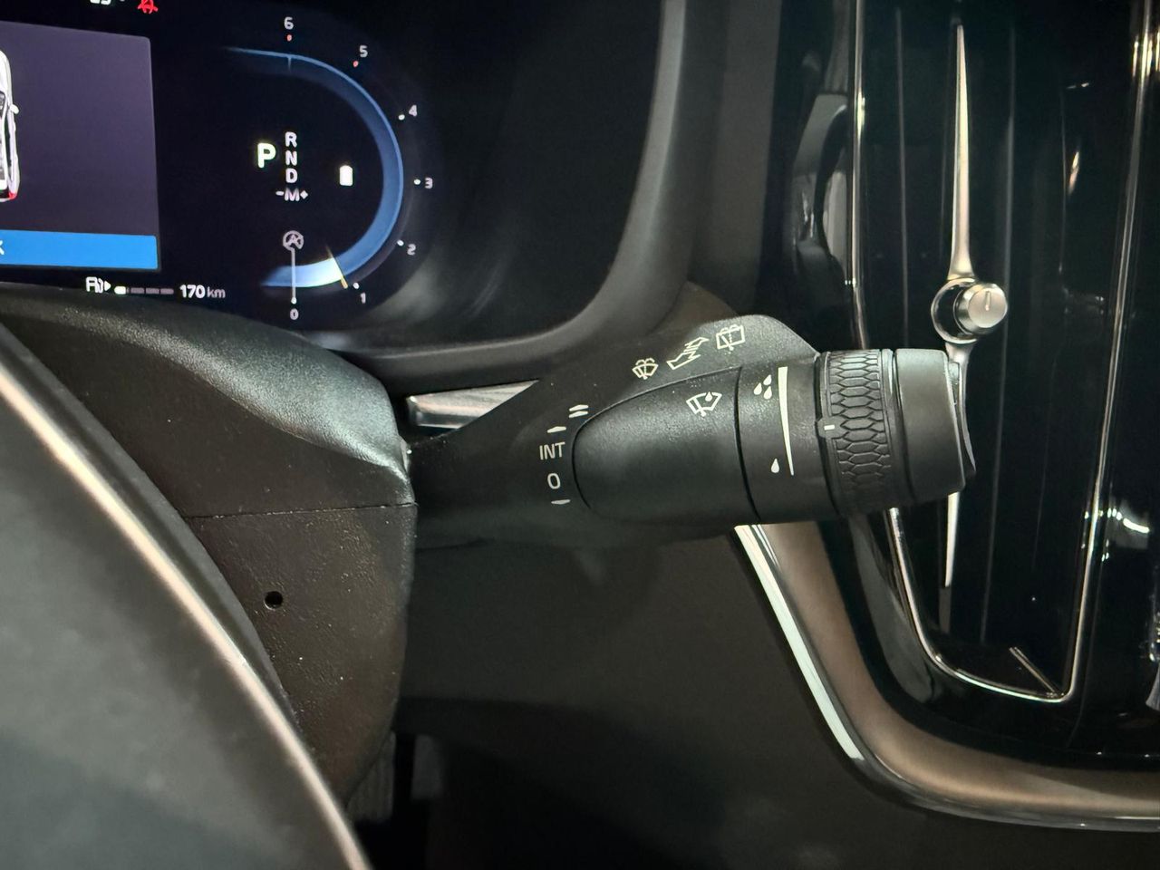 Volvo XC60 2.0 B4 G Momentum Pro Auto - Foto 2
