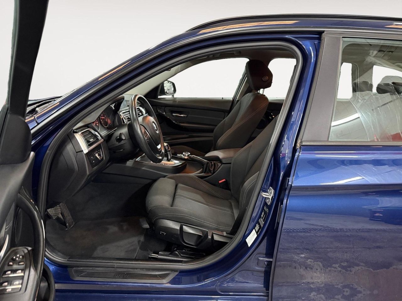 BMW Serie 3 318d Touring - Foto 2