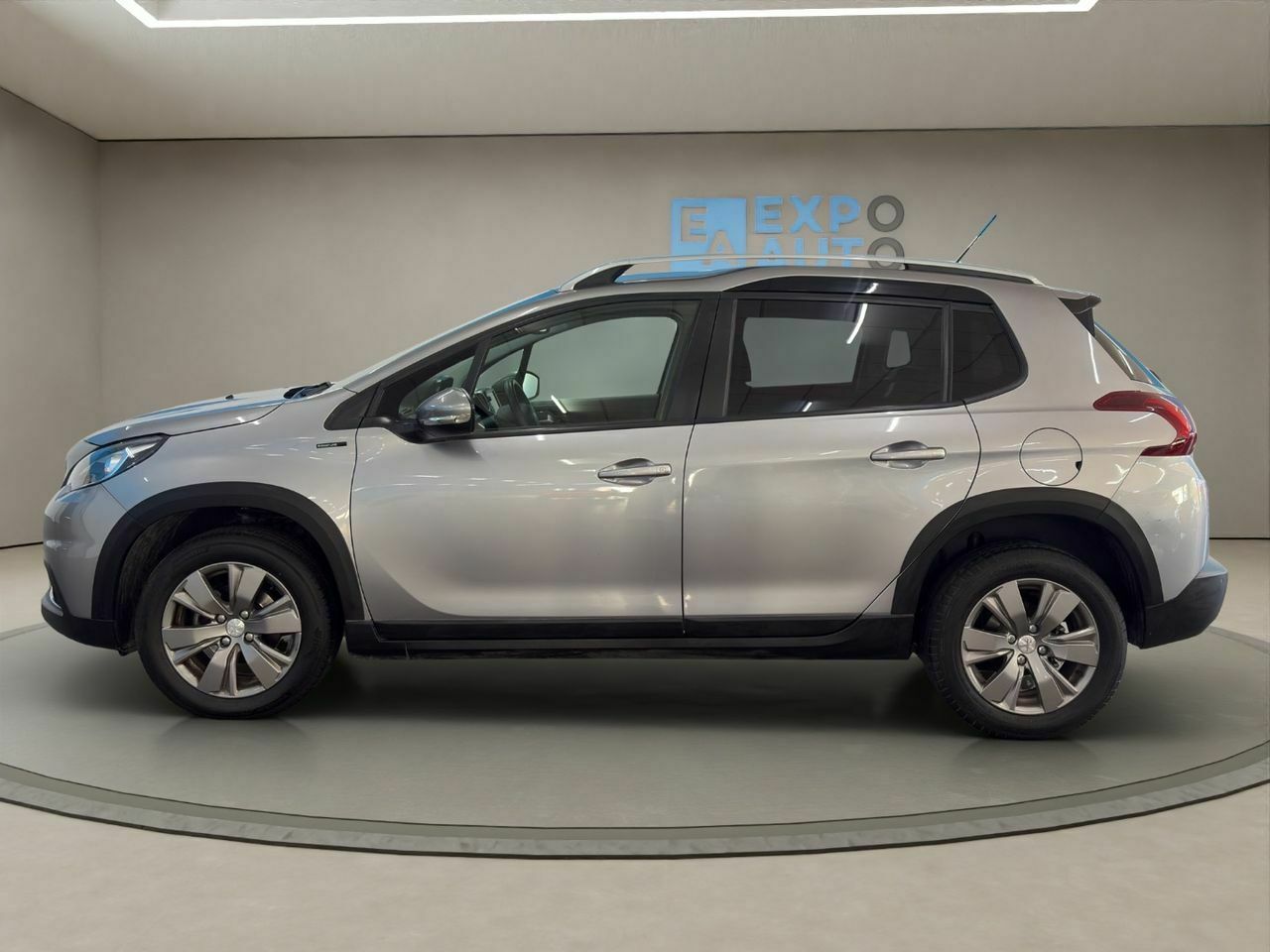 Peugeot 2008 Allure BlueHDi 100 SS  - Foto 2