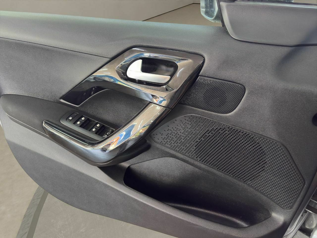 Peugeot 2008 Allure BlueHDi 100 SS - Foto 2