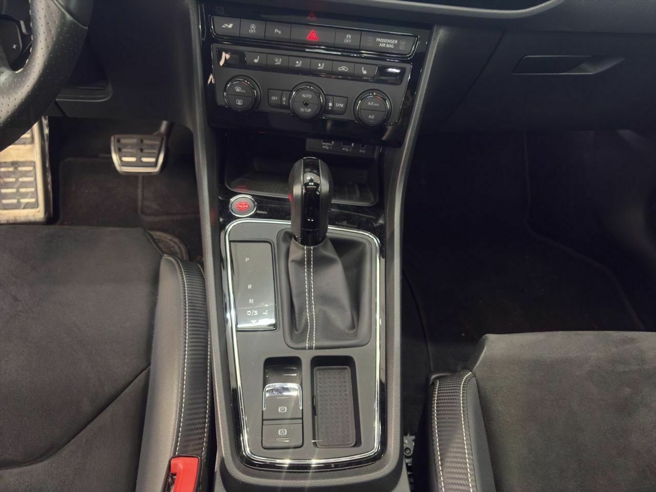 Seat Leon 2.0 TSI 213kW DSG7 Cupra Carbon Edition  - Foto 2