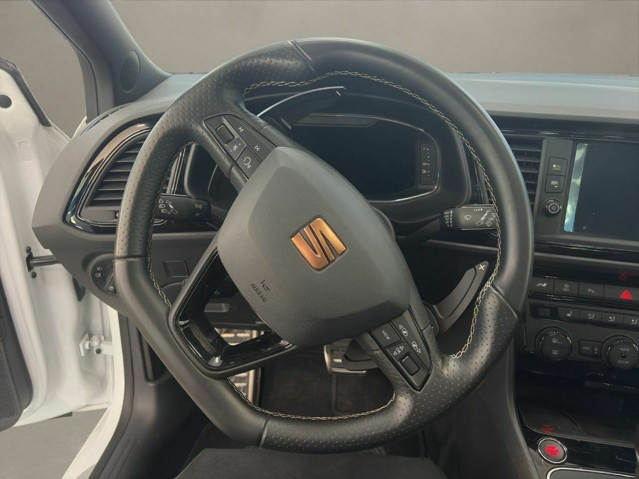 Seat Leon 2.0 TSI 213kW DSG7 Cupra Carbon Edition  - Foto 2