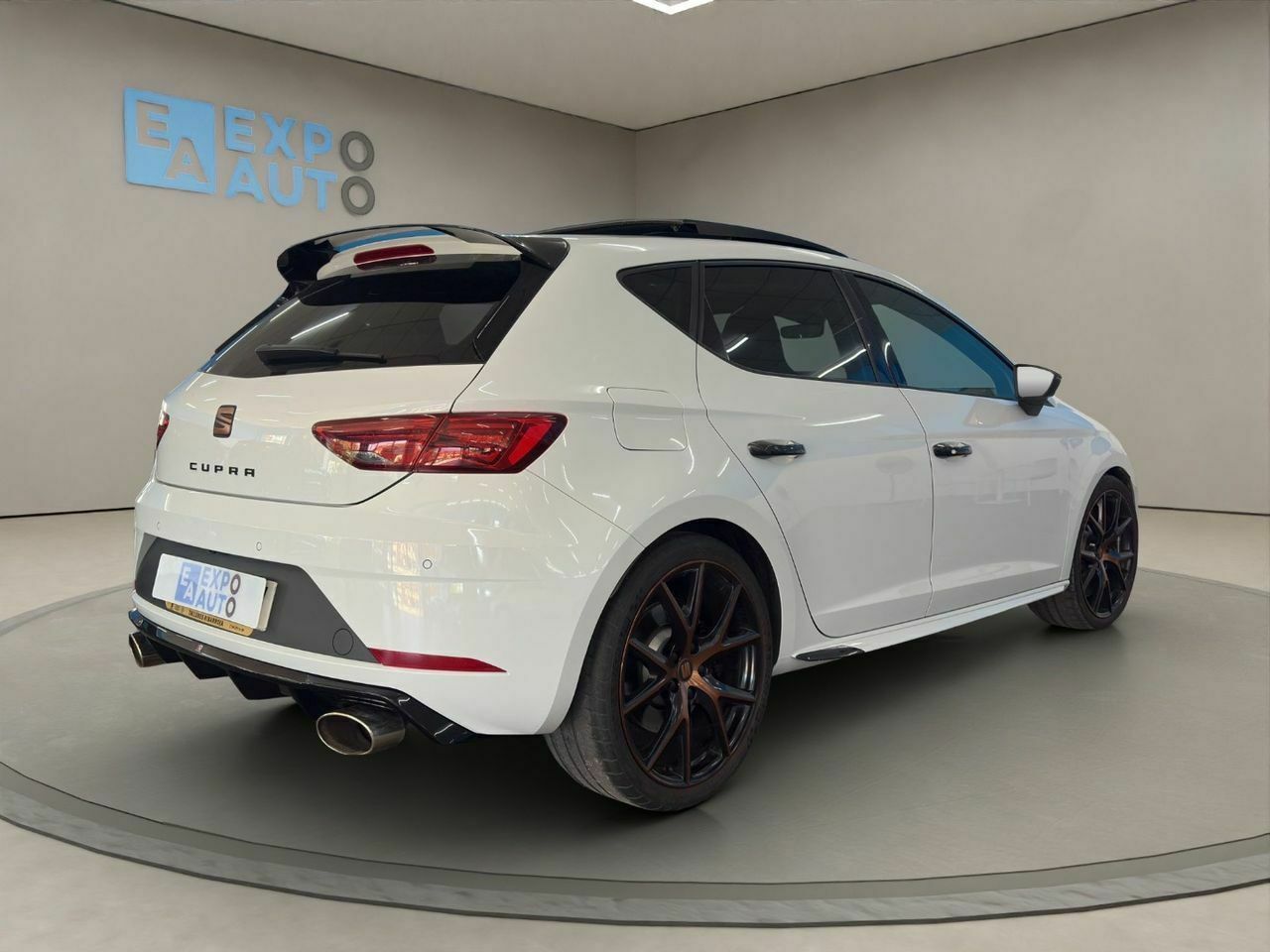 Seat Leon 2.0 TSI 213kW DSG7 Cupra Carbon Edition  - Foto 2