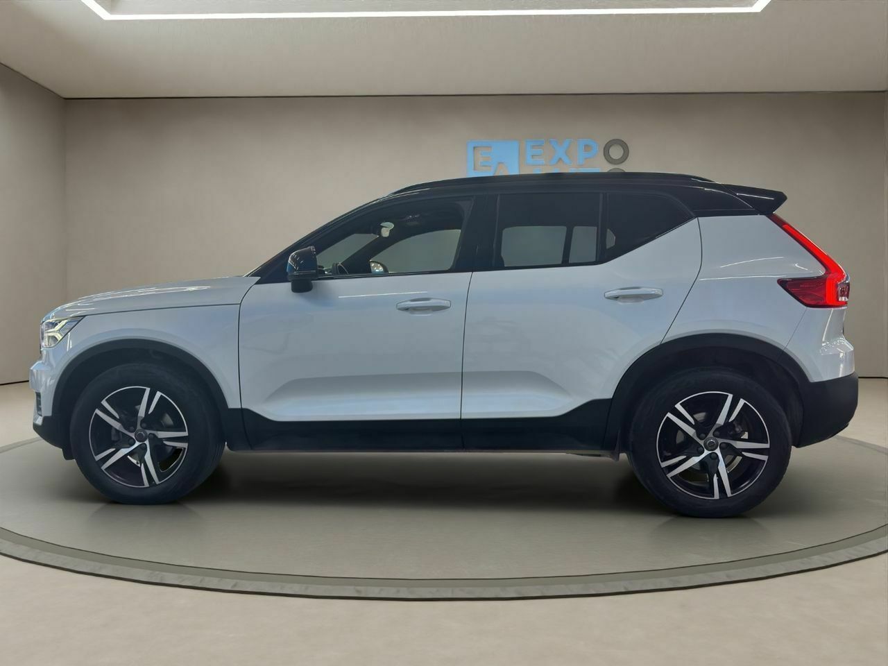 Volvo XC40 1.5 T2 RDesign  - Foto 2