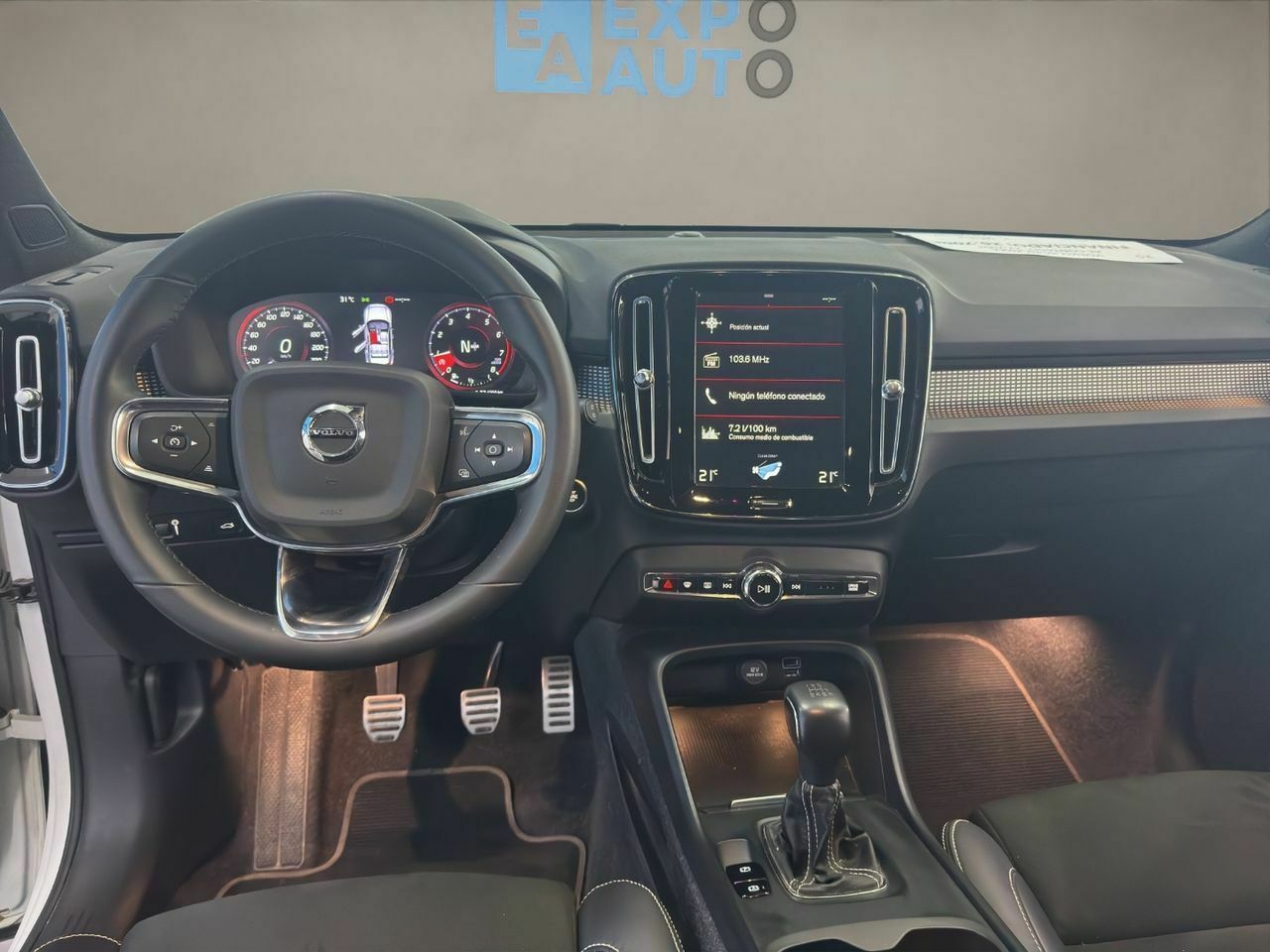 Volvo XC40 1.5 T2 RDesign  - Foto 2