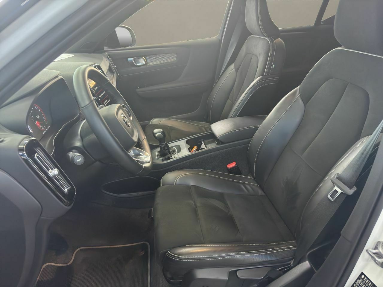 Volvo XC40 1.5 T2 RDesign  - Foto 2