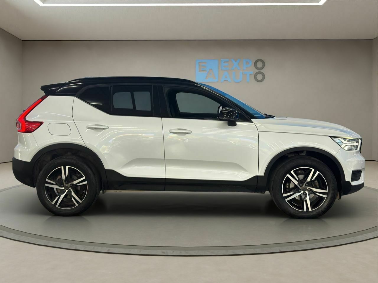 Volvo XC40 1.5 T2 RDesign  - Foto 2
