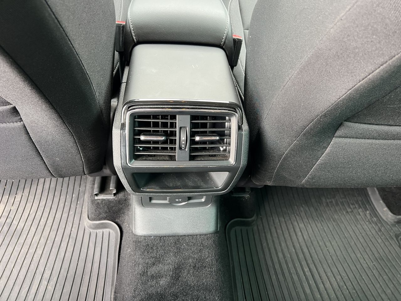 Skoda Karoq 2.0 TDI Ambition  - Foto 2