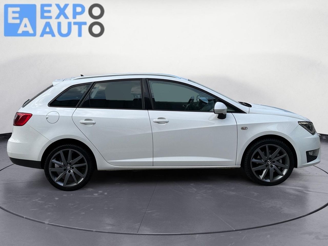 Seat Ibiza ST 1.6 TDI 105cv Style ITech 30 Aniver - Foto 2