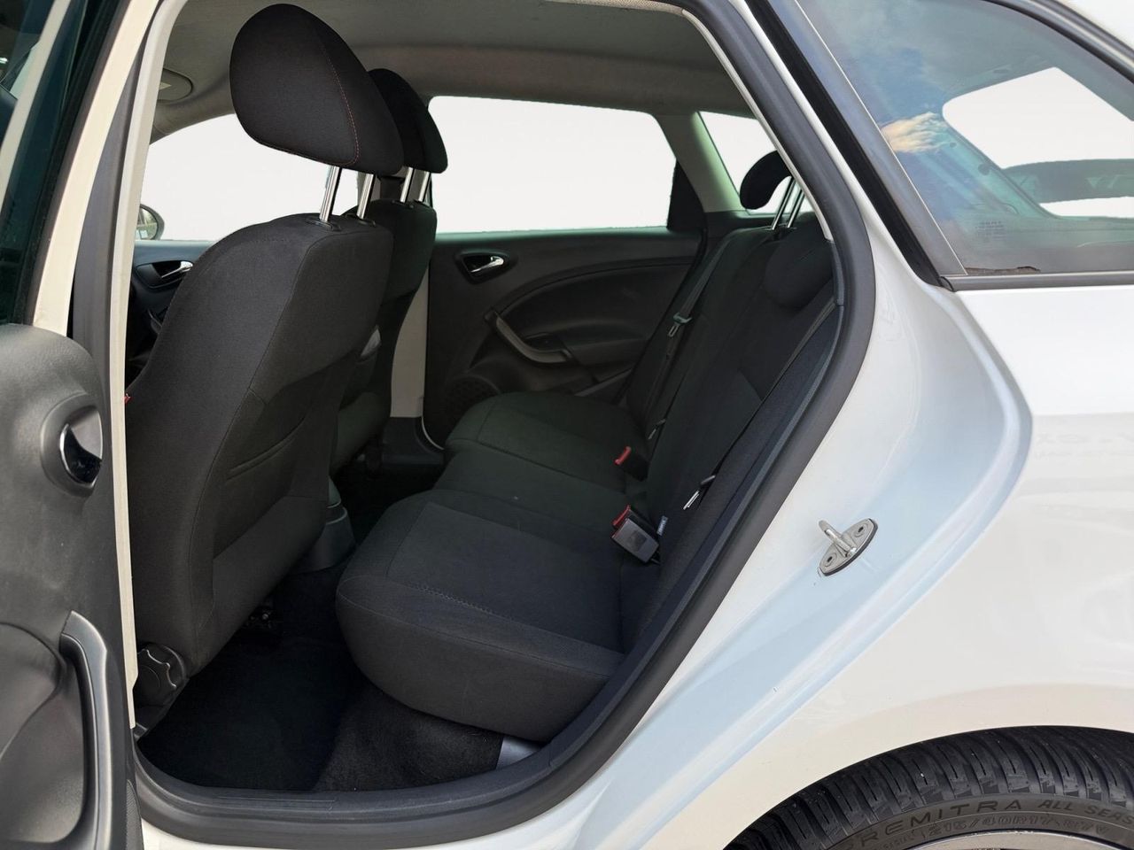 Seat Ibiza ST 1.6 TDI 105cv Style ITech 30 Aniver - Foto 2