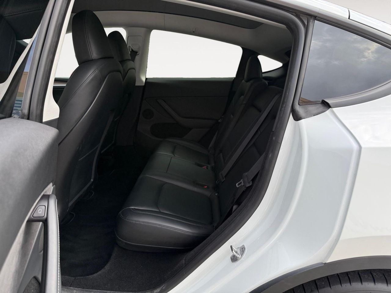 Tesla Model Y Tracción Trasera RWD - Foto 2