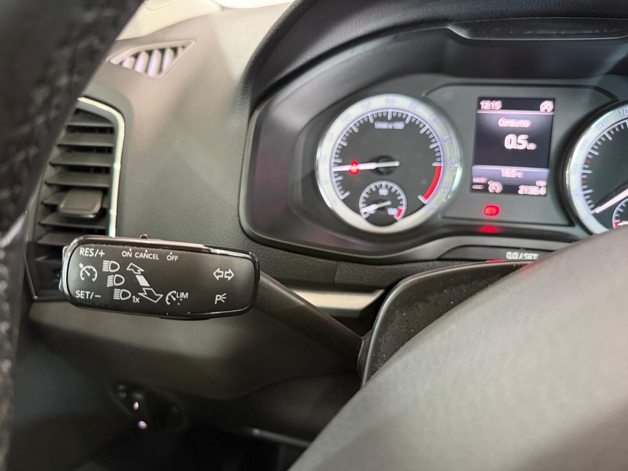 Skoda Karoq 1.6 TDI 85kW (115CV) Ambition - Foto 2