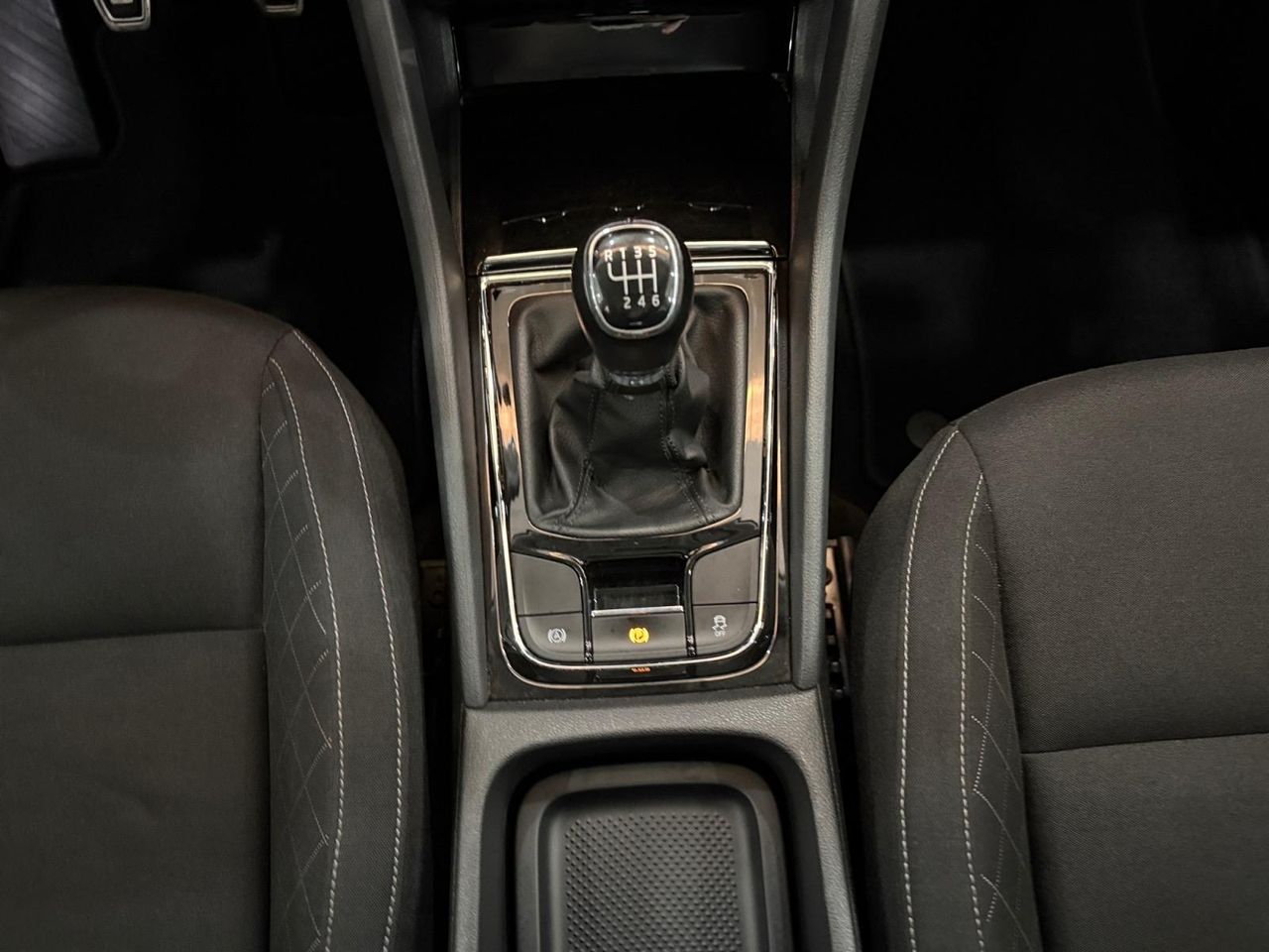 Skoda Karoq 1.6 TDI 85kW (115CV) Ambition - Foto 2