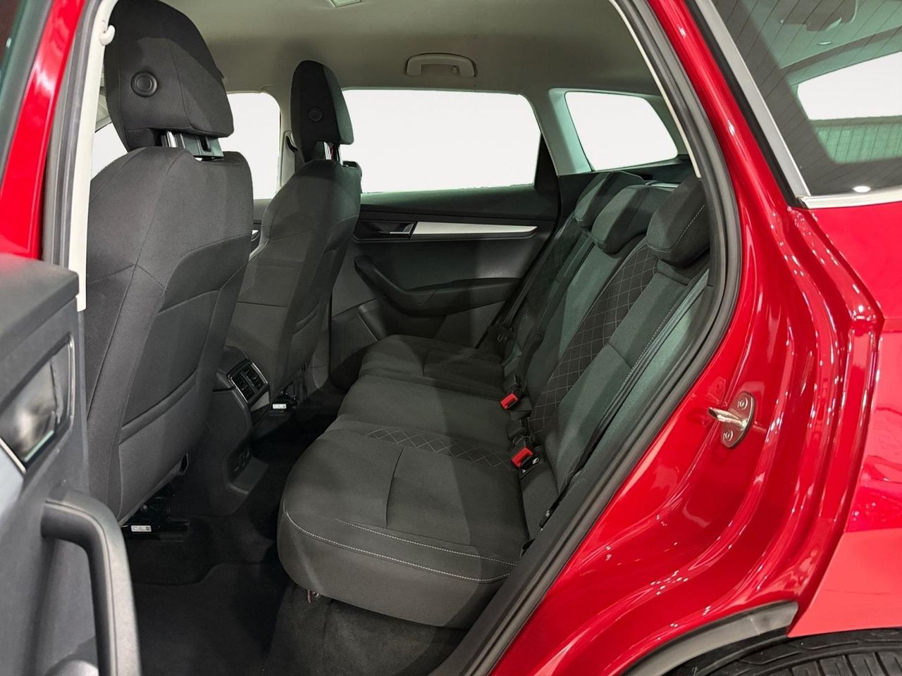 Skoda Karoq 1.6 TDI 85kW (115CV) Ambition - Foto 2